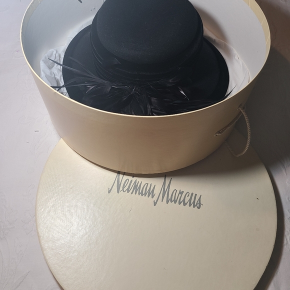 Vintage Marzi Feather Hat - Picture 2 of 3